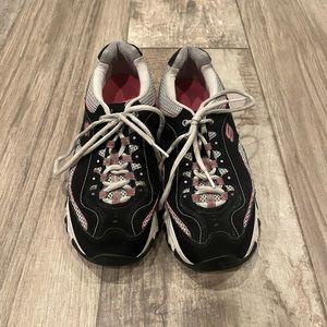 Sketchers women running shoes